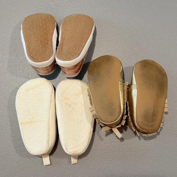 Baby Girl Assorted Shoes - size 3-6 month - Picture 2 of 5